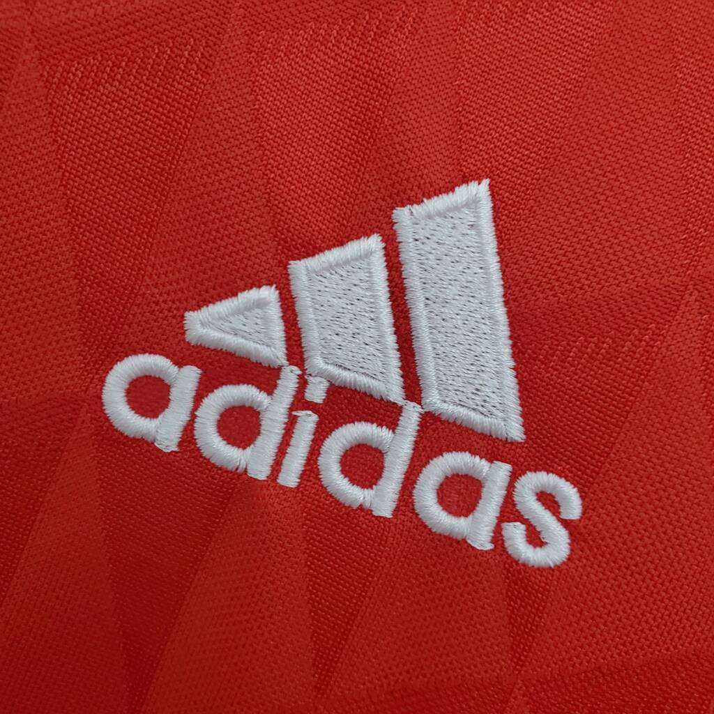 Liverpool Maillot Rétro 10/11 – Image 5